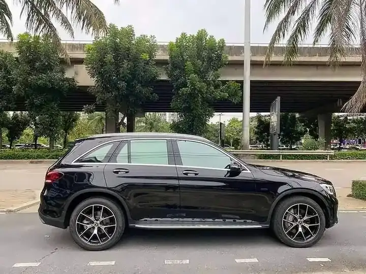 Mercedes-Benz GLC300e AMG Dynamic รูปที่ 4