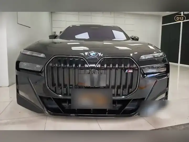 BMW M760e xDrive รูปที่ 2
