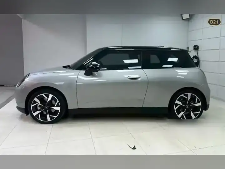 Mini Cooper SE 3-Door (J01) รูปที่ 3