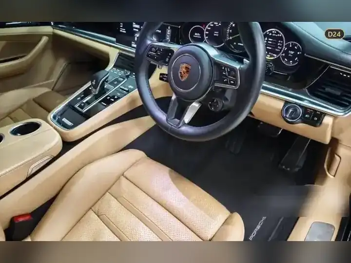 Porsche Panamera 4 รูปที่ 4