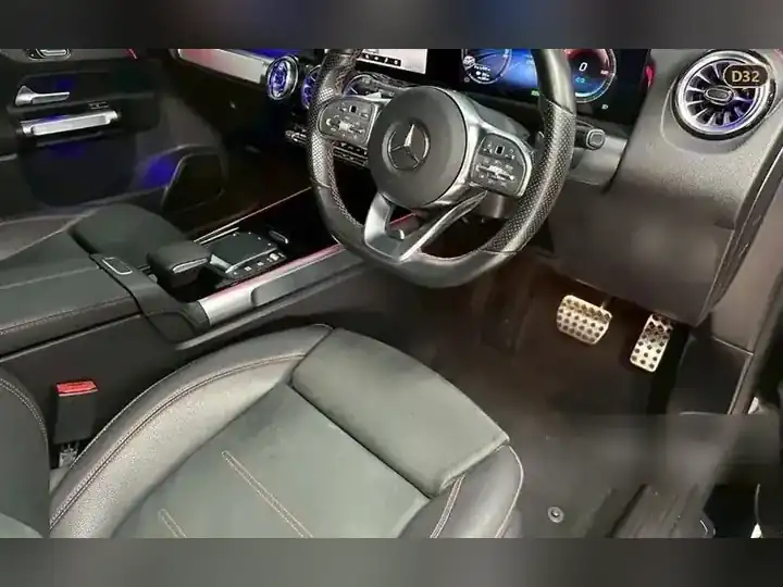 Mercedes-Benz EQB250 AMG Line รูปที่ 4